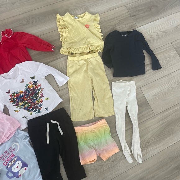 Carter's Girls 12 Month Clothing Bundle 14 pieces - Picture 4 of 8